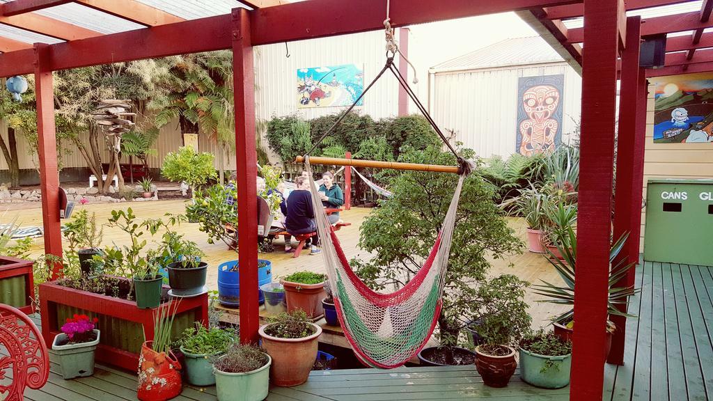 Bazil's Backpackers BBH Hostel&Surf School Westport Exterior foto