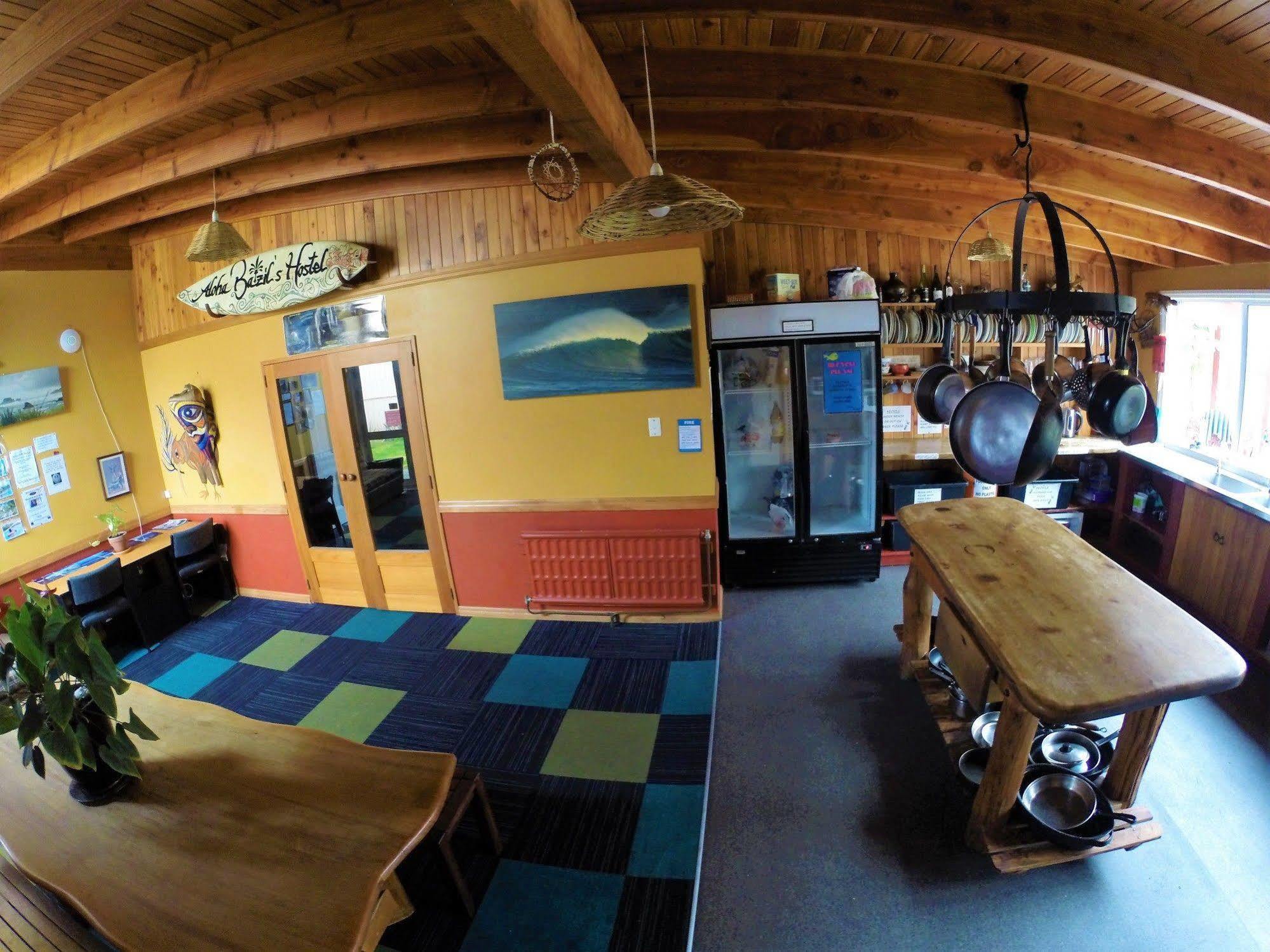 Bazil's Backpackers BBH Hostel&Surf School Westport Exterior foto