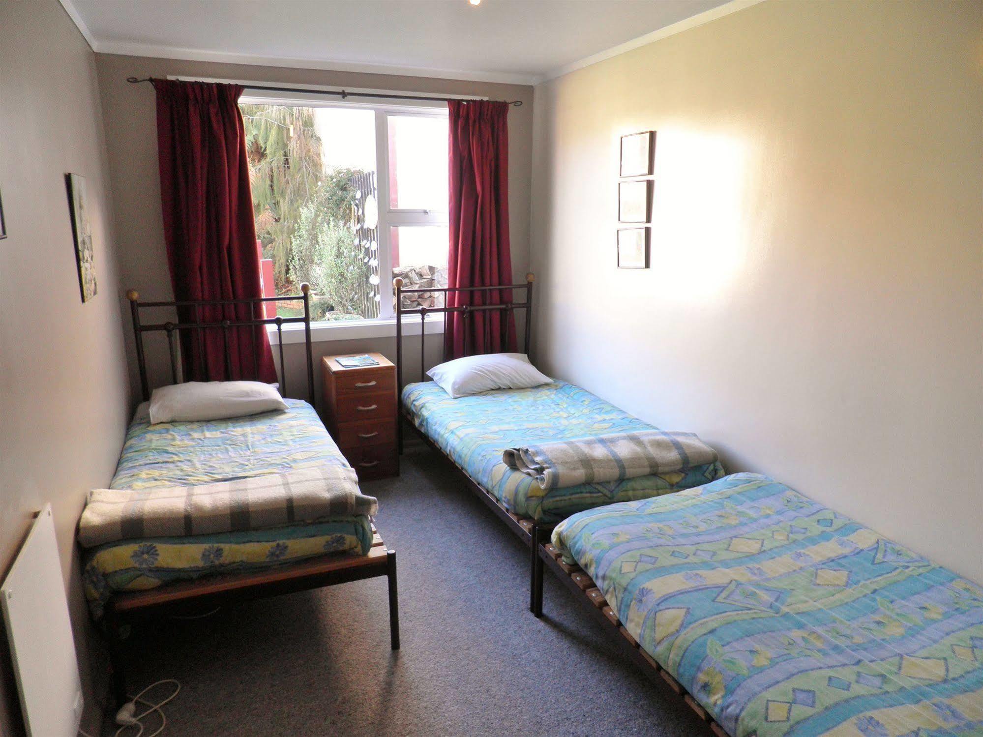Bazil's Backpackers BBH Hostel&Surf School Westport Exterior foto