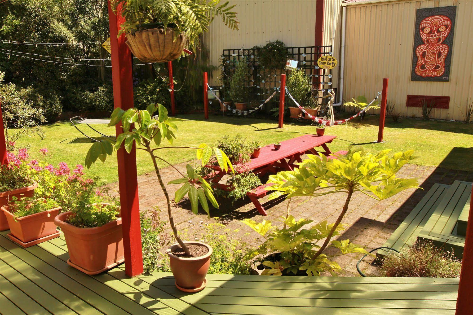 Bazil's Backpackers BBH Hostel&Surf School Westport Exterior foto