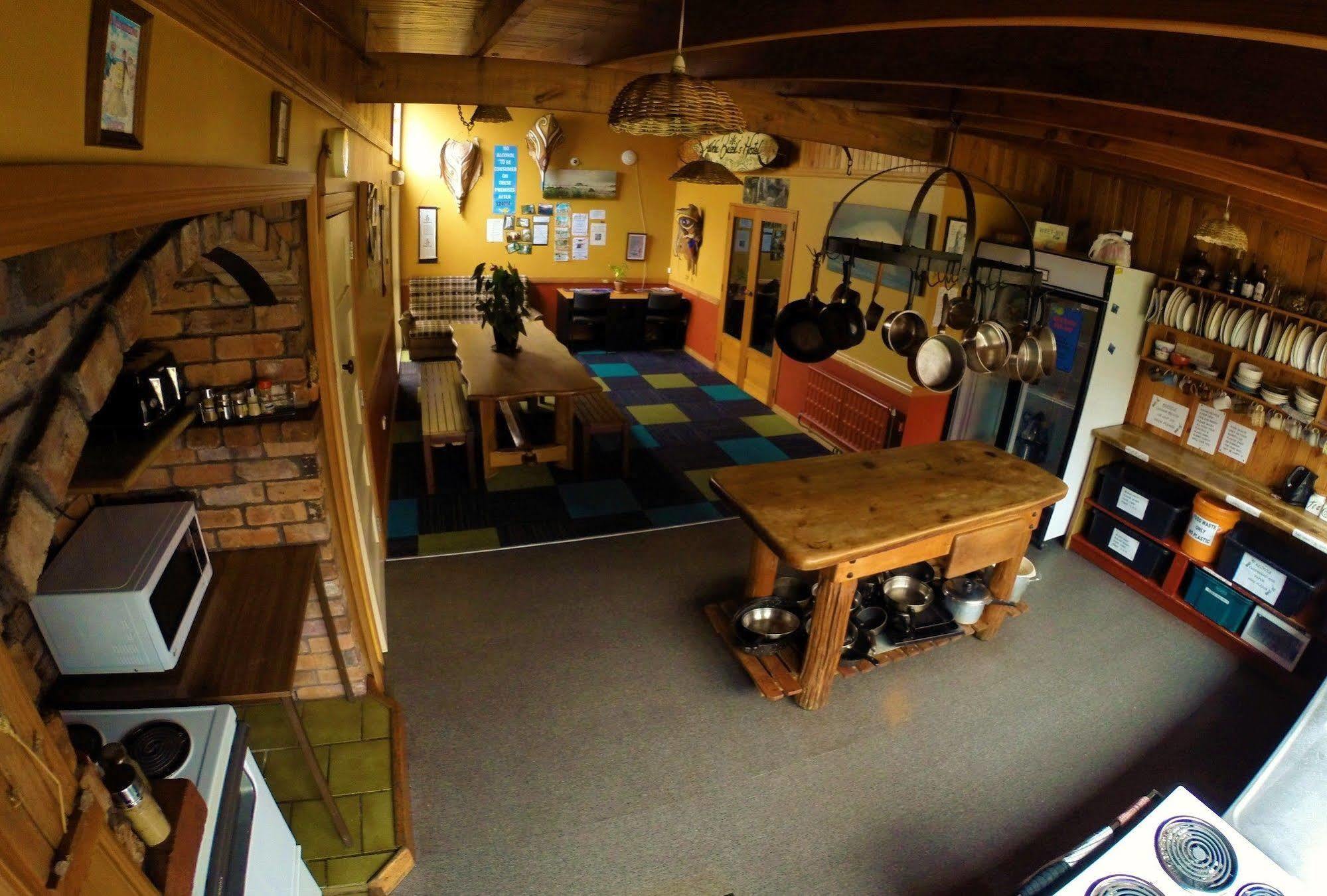 Bazil's Backpackers BBH Hostel&Surf School Westport Exterior foto